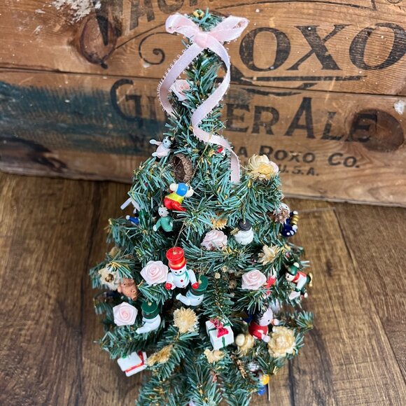 Table-Top Christmas Tree Tiny Wood Ornaments Pink Roses Vintage - Picture 7 of 8